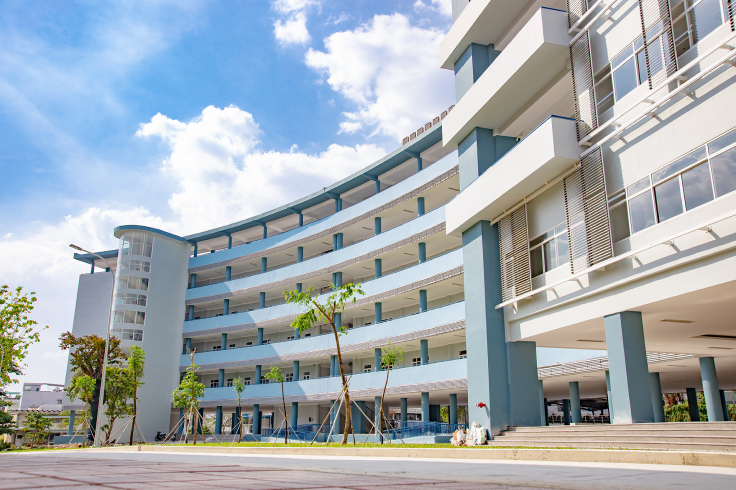 Khuôn viên trường học